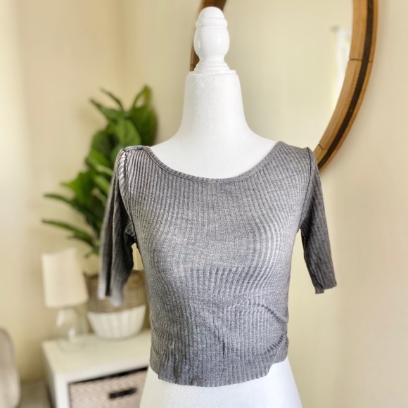 Topshop Tops - 🎄 TOPSHOP Ribbed Crop Top 111